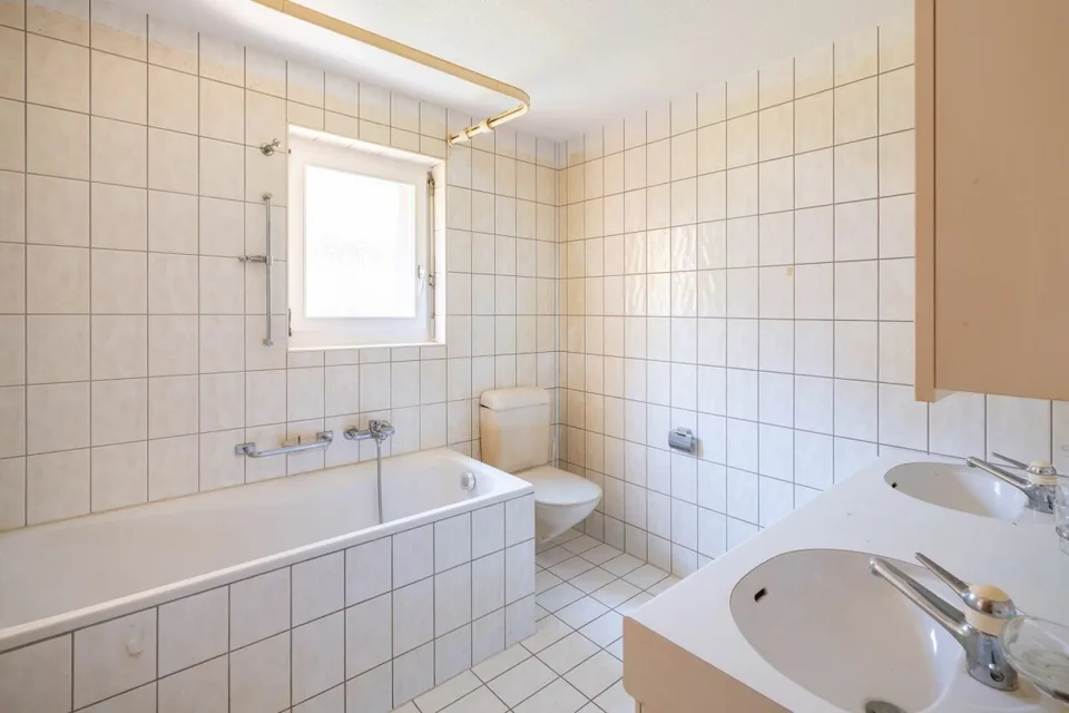 Bright 3.5-room apartment with balcony in Safnern