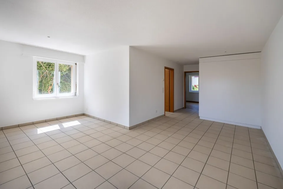 Bright 3.5-room apartment with balcony in Safnern
