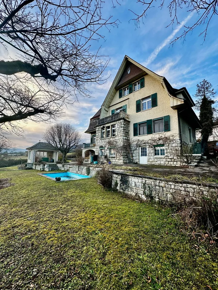 Spacious 4.5-room apartment with 2 balconies in Delémont