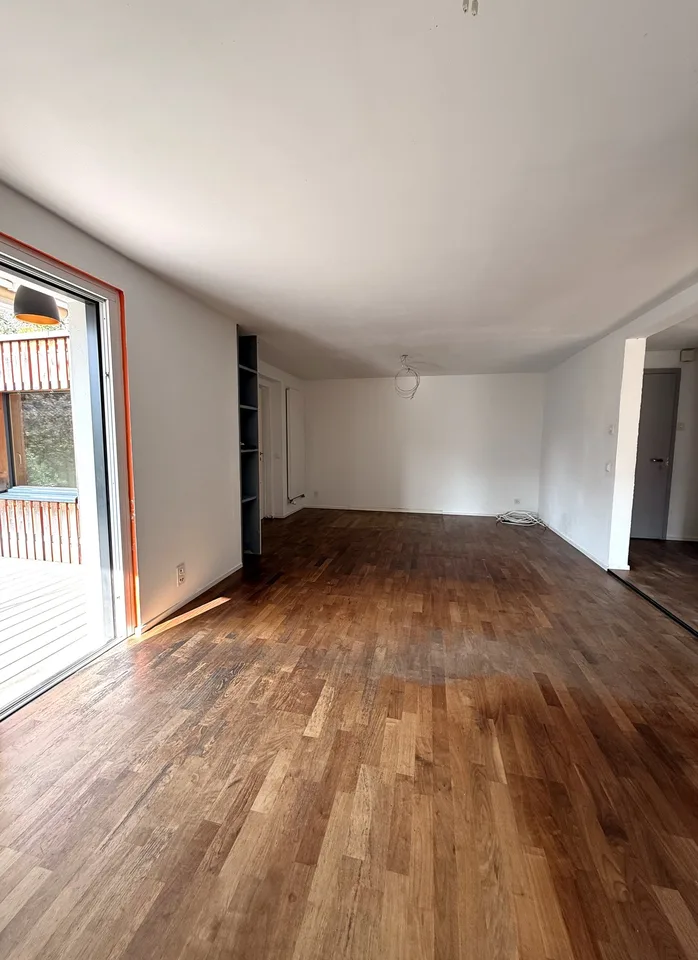 Stylishly modernized semi-detached house with high-quality construction, garden, and plenty of living quality