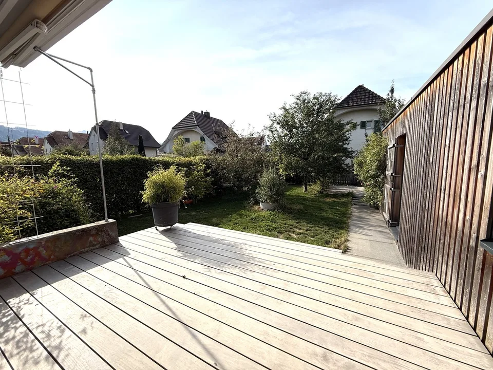 Stylishly modernized semi-detached house with high-quality construction, garden, and plenty of living quality