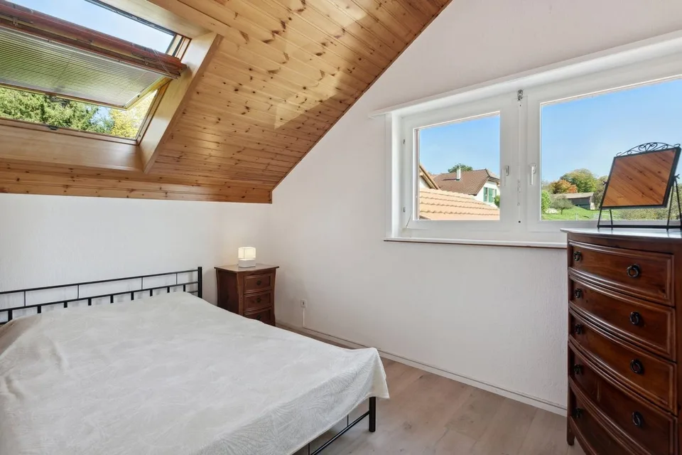 Familienvilla mit 7,5 Zimmern und unabhängigem Studio mit 1,5 Zimmern, mit Aussicht