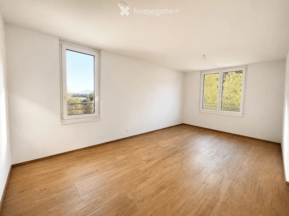 Helle 3.5-Zimmer-Wohnung mit Balkon und schöner Aussicht in Dornach