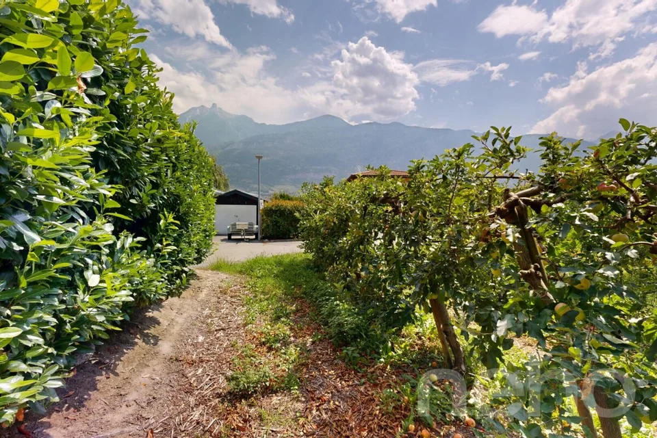 Magnificent buildable plot of 782 m² in Fully ? Beautiful potential