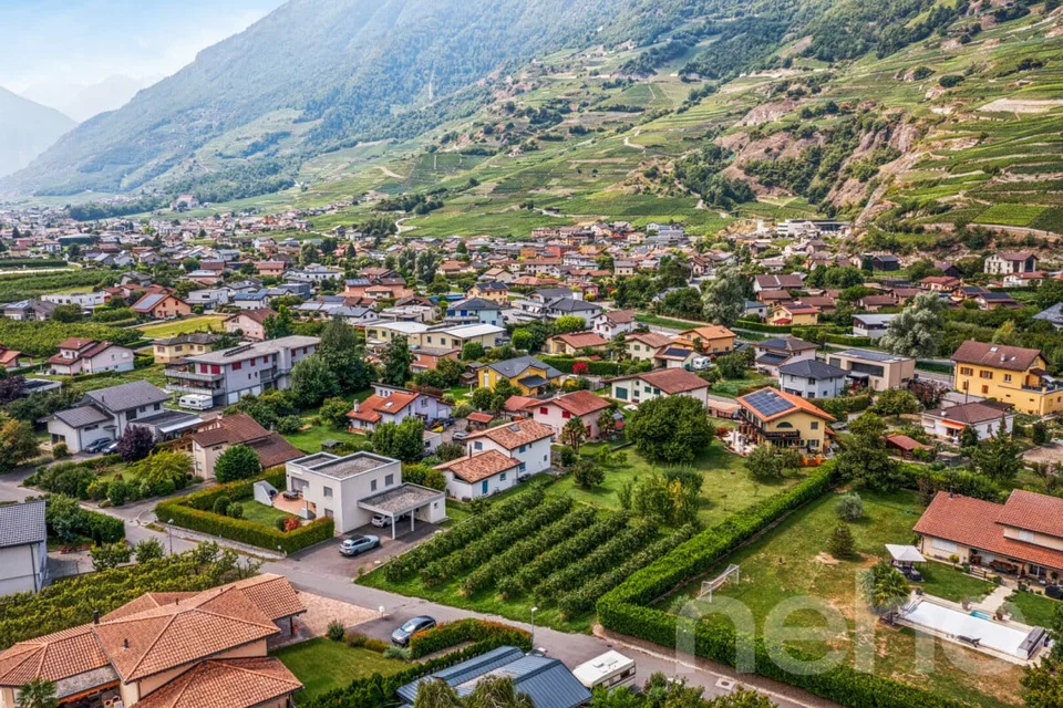 Magnificent buildable plot of 782 m² in Fully ? Beautiful potential