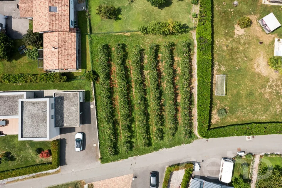 Magnificent buildable plot of 782 m² in Fully ? Beautiful potential