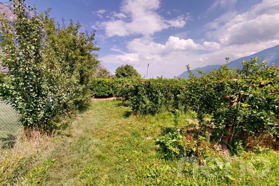 Magnificent buildable plot of 782 m² in Fully ? Beautiful potential