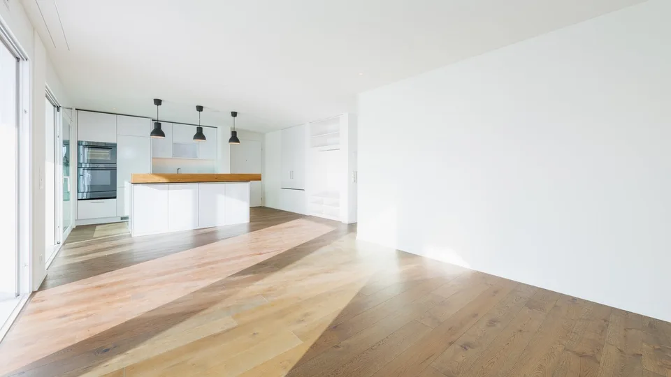 Procedura di offerta | Appartamento in proprietà esclusiva con jacuzzi & vista a lunga distanza inalterata