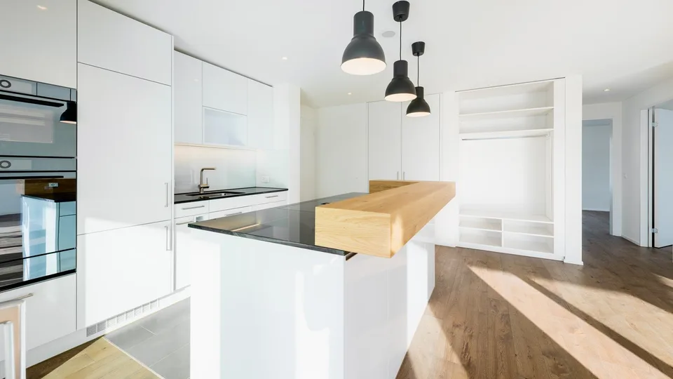 Procedura di offerta | Appartamento in proprietà esclusiva con jacuzzi & vista a lunga distanza inalterata