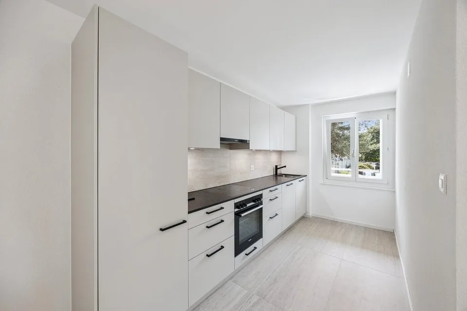NEU - MODERN MIT GROSSZÜGIGEM BALKON