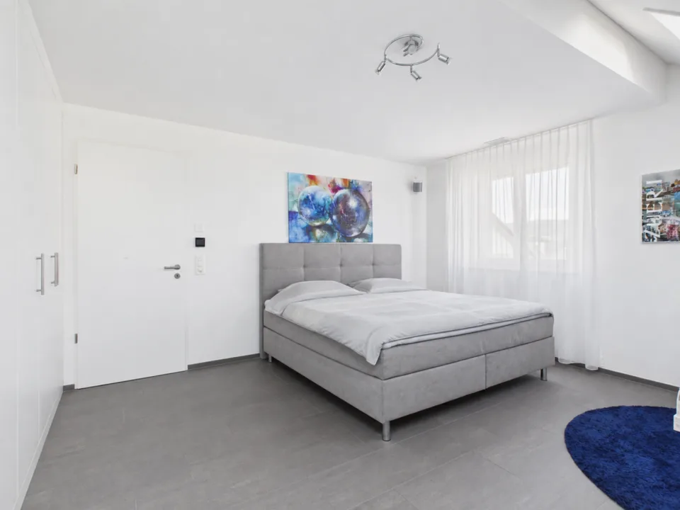 UNIQUE SPATIAL EXPERIENCE WITH SUNNY TERRACE