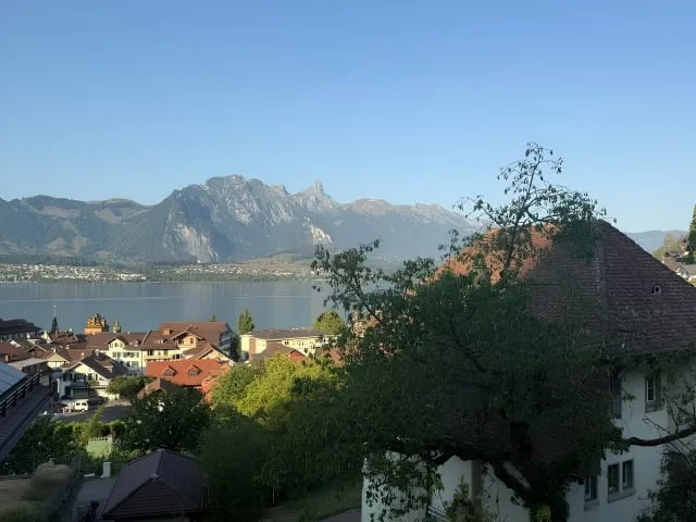 Charmante 4-Zimmer-Wohnung mit Seeblick in Oberhofen am Thunersee