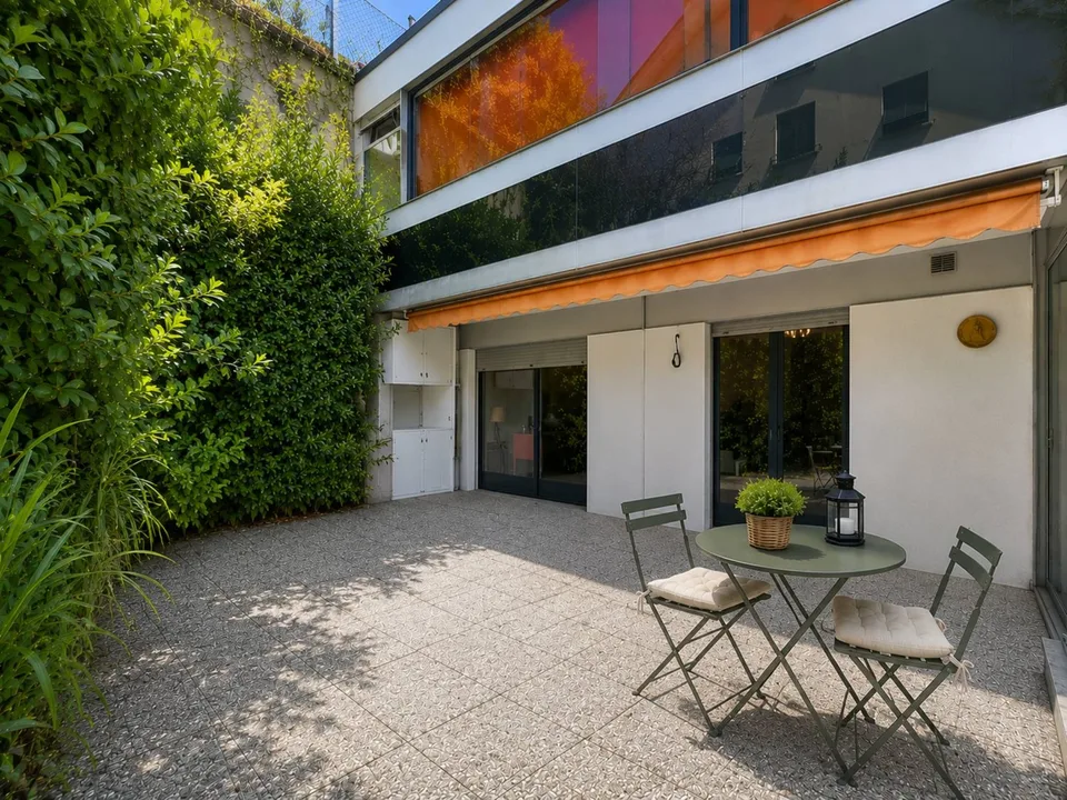 Charmantes 2.5-Zimmer-Wohnung mit großer Terrasse und Seeblick