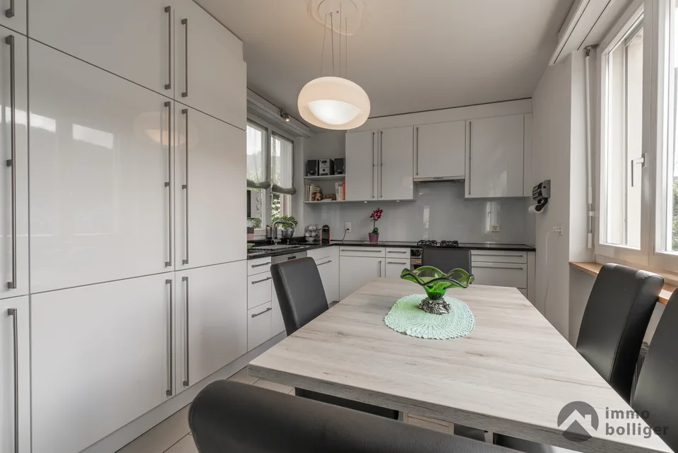 2-en-1 Chance : Votre maison pour générations avec 2 unités d'habitation