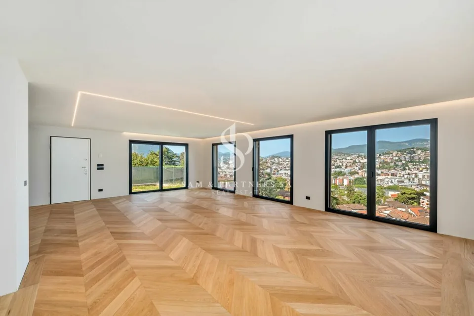 Exklusives Duplex mit Pool