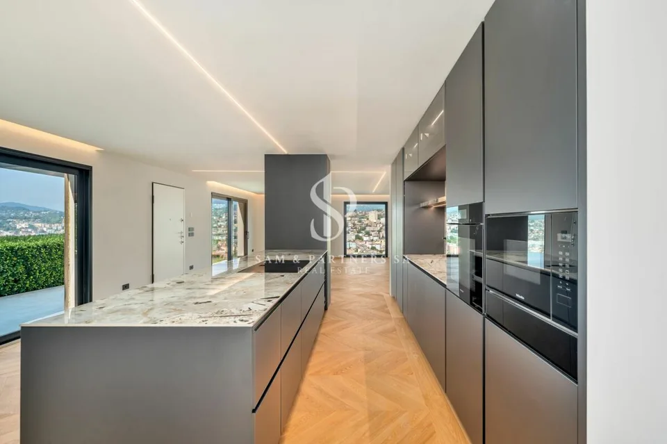 Exklusives Duplex mit Pool