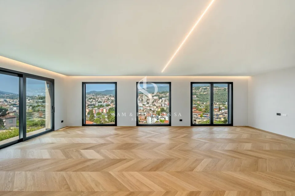 Exklusives Duplex mit Pool