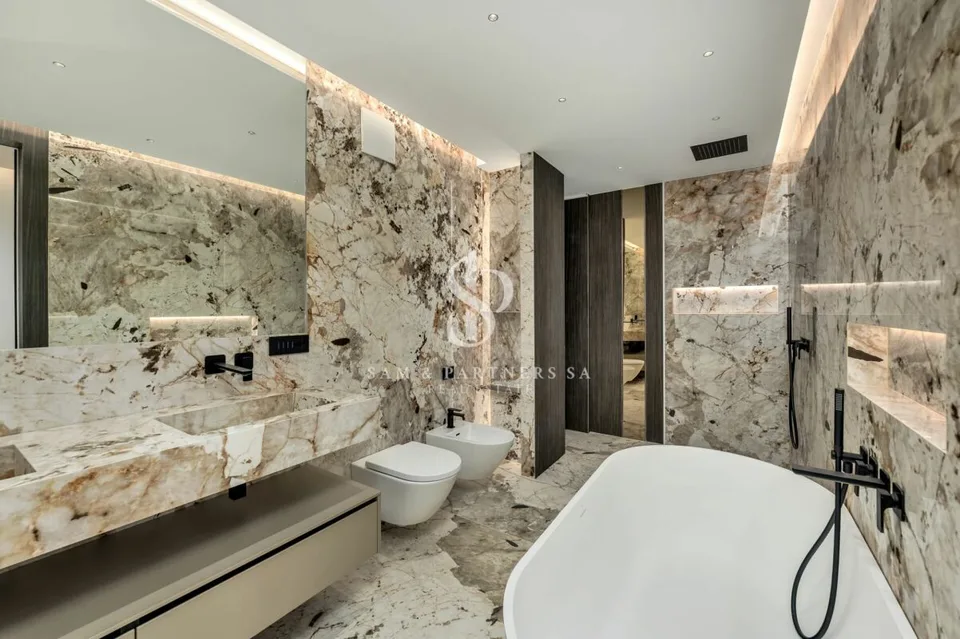 Exklusives Duplex mit Pool
