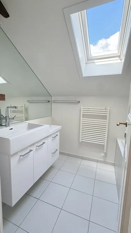 Incantevole appartamento di 3 locali con balcone nel centro storico di Zurigo disponibile immediatamente