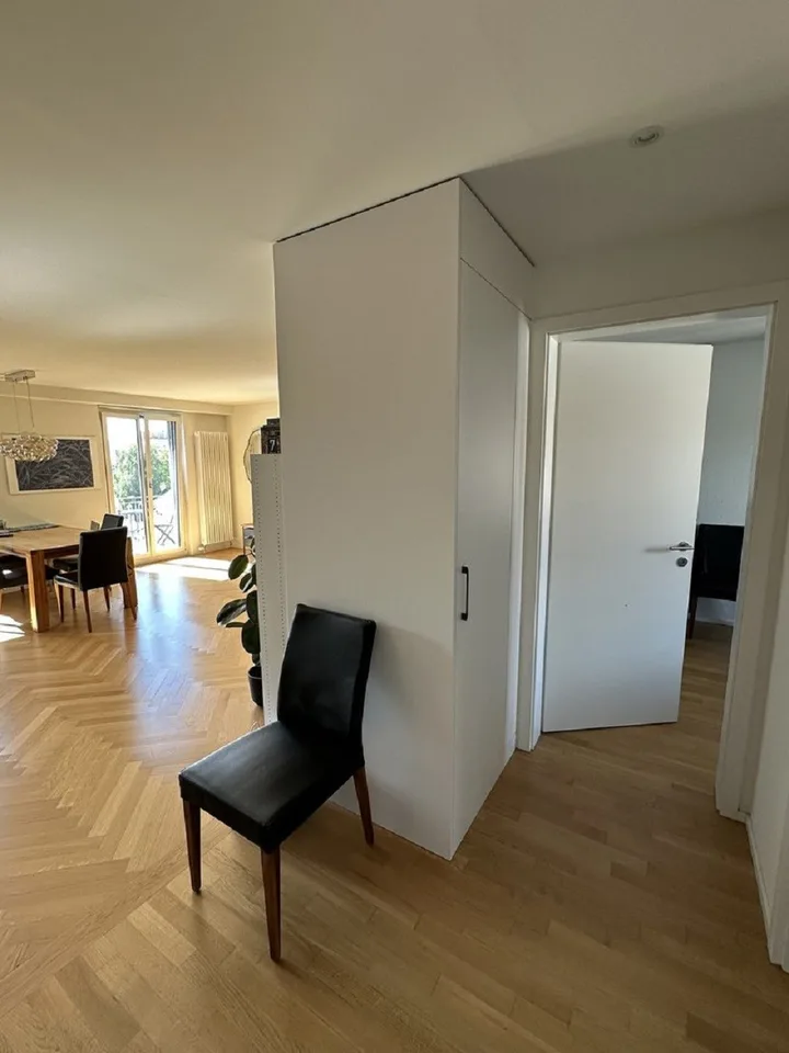 Charming 2.5-room apartment on Langstrasse in Zurich