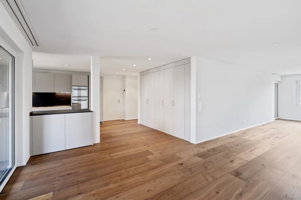 Appartamento moderno 4,5 locali con tre balconi coperti