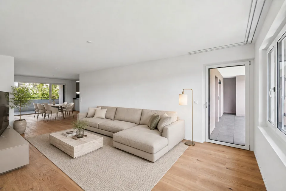 Appartamento moderno 4,5 locali con tre balconi coperti