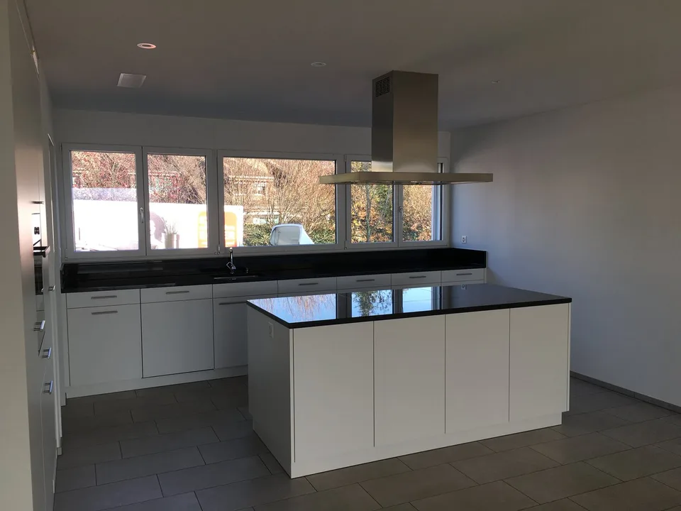 Grosse 3 1/2 Zimmerwohnung mit traumhafter Aussicht
