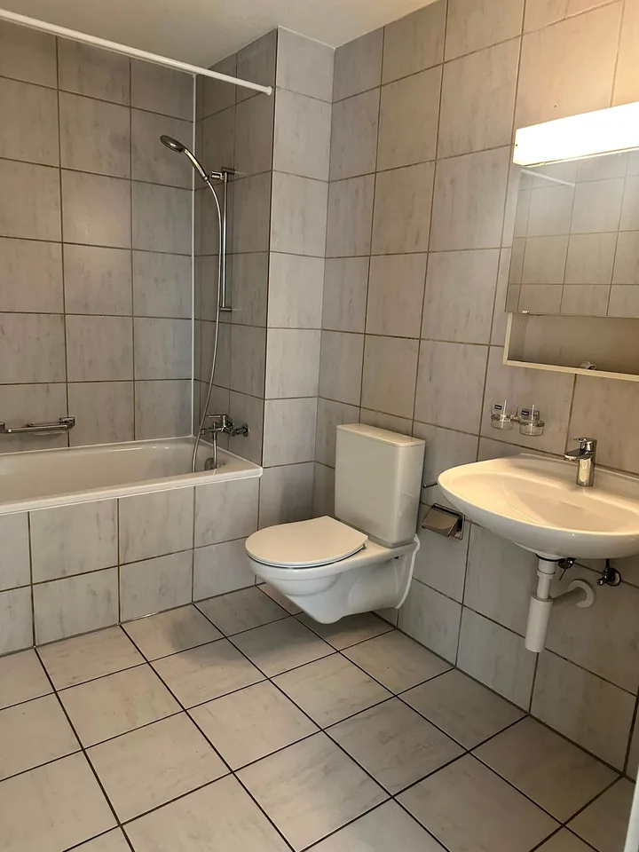 Charmante 4.5 Zimmer Wohnung mit grosser Laube - ab sofort verfügbar!