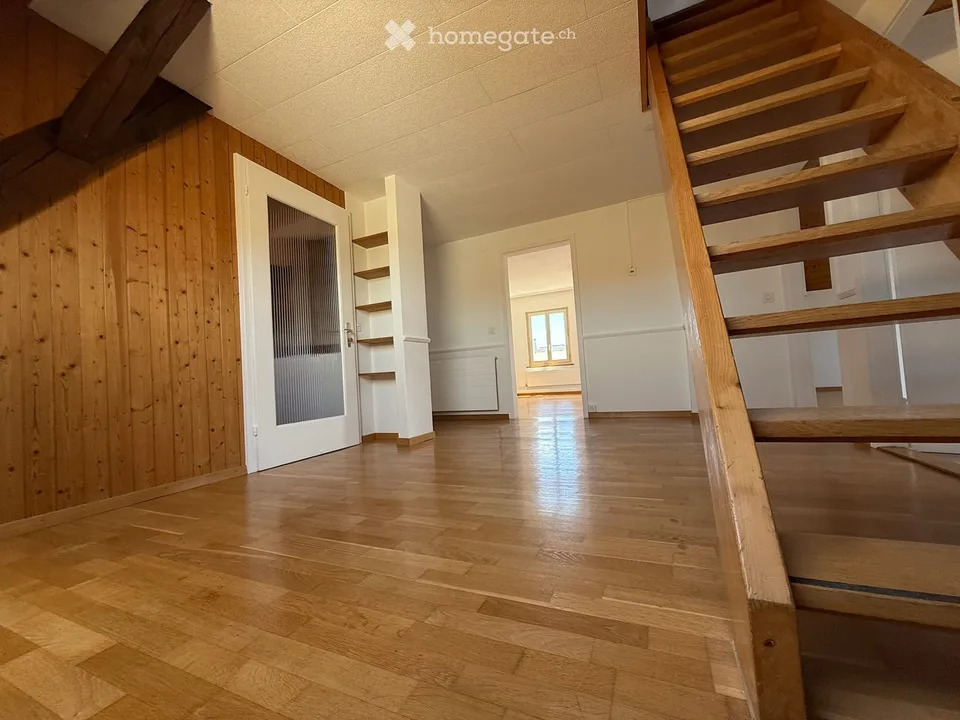 Helle 5.5-Zimmer-Wohnung im 2. OG in Niederglatt