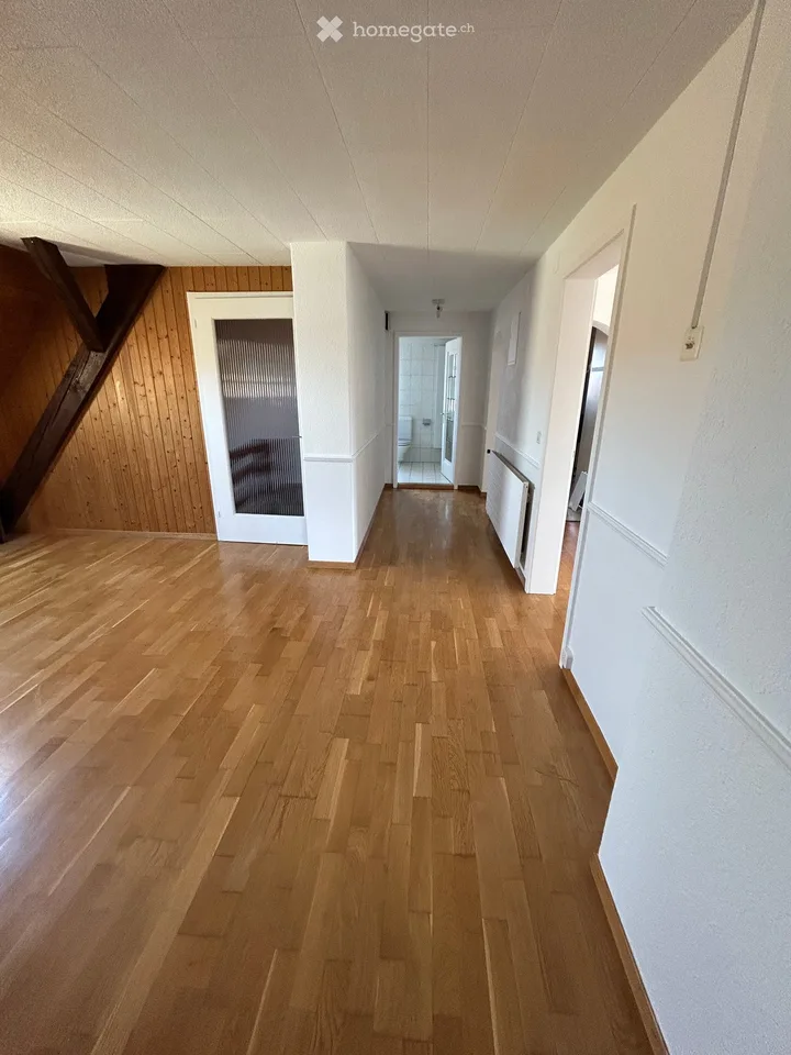 Helle 5.5-Zimmer-Wohnung im 2. OG in Niederglatt