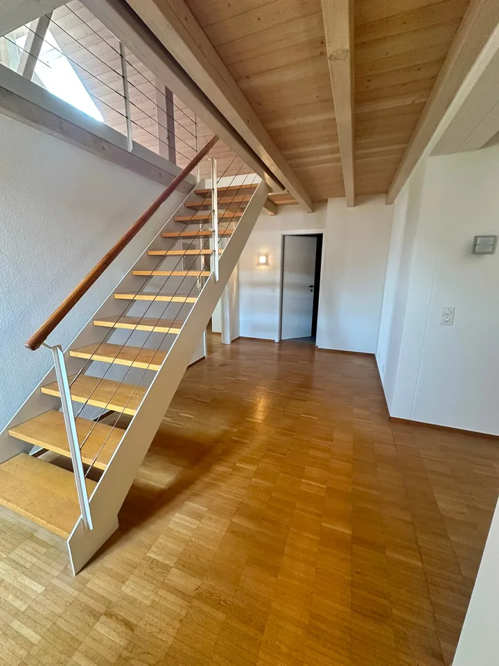 Renovierte 3.5-Zimmer-Dachwohnung - neue Küche