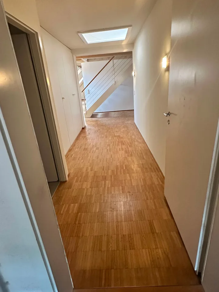 Renovierte 3.5-Zimmer-Dachwohnung - neue Küche