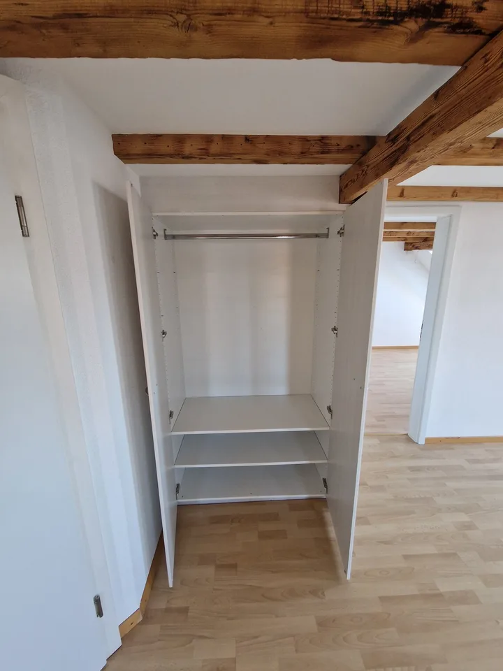 Charmante 3.5-Zimmer-Dachwohnung mit Panoramablick in Zürich-Wipkingen  / befristete bis 31.09.2027