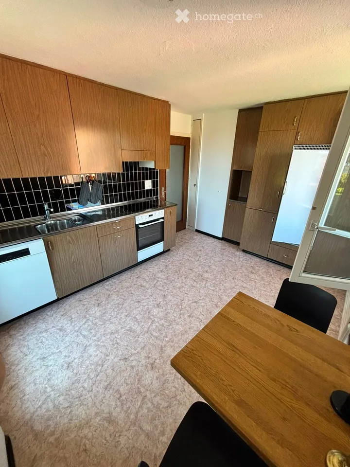 Appartamento arredato di 3,5 locali in una zona tranquilla a Zug