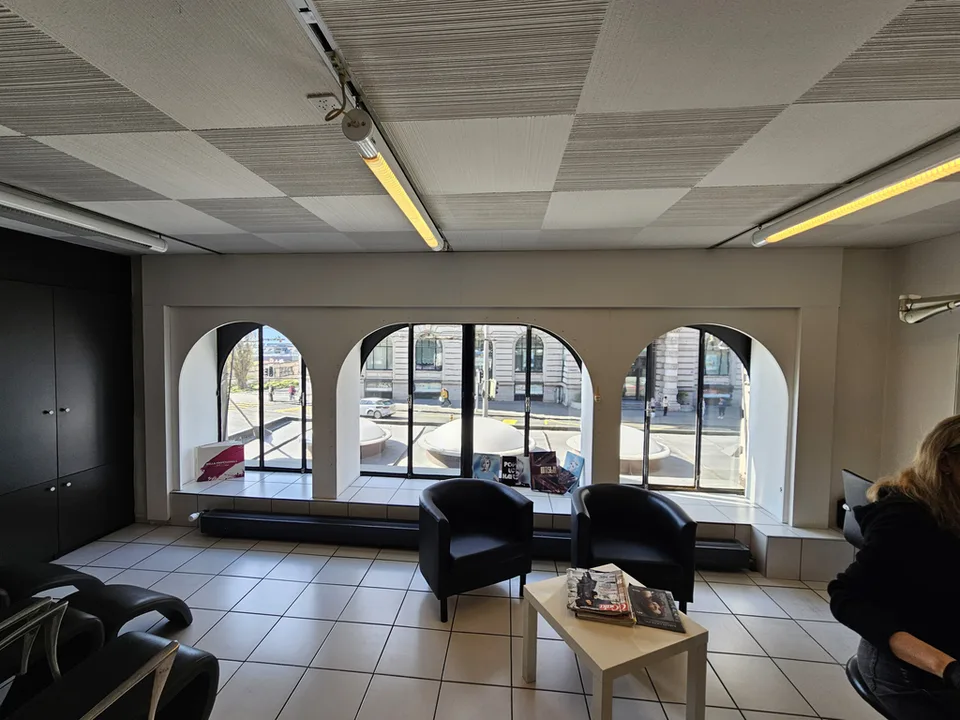 Local commercial de 88 m2 place Saint-François à Lausanne