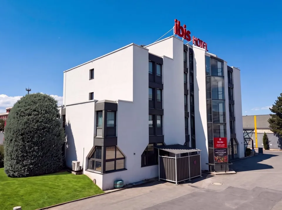 Local commercial à vendre à Crissier - 7,5 pièces de 179m2 avec un dépôts et des places de parking !