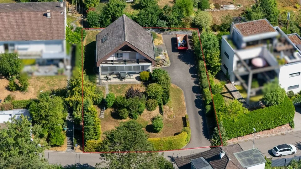 703 m² Bauland oder sanierungsbedürftiges 4.5 Z' EFH an begehrter Wohnlage