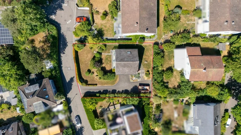 703 m² building land or 4.5-room single-family house in need of renovation in a popular residential area