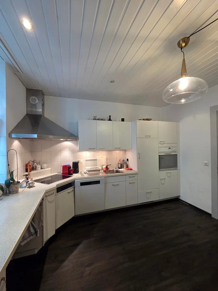 Stilvolle 5-Zimmerwohnung mit Altbaucharme im Herzen von Interlaken