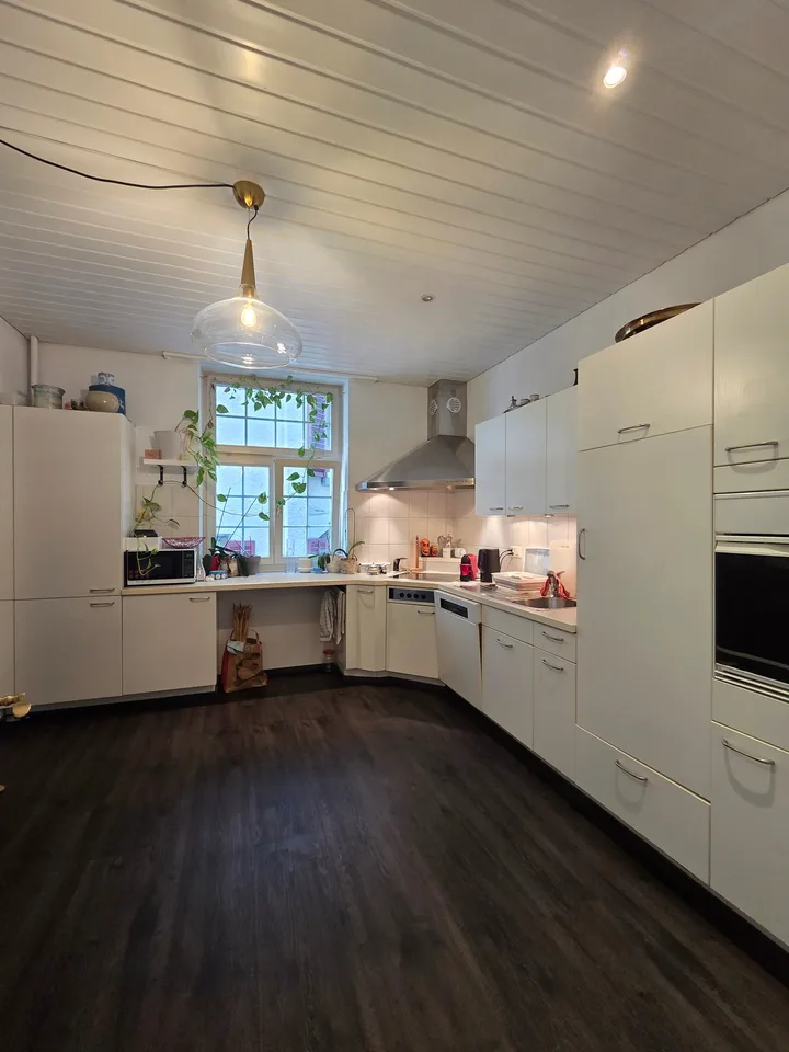 Stilvolle 5-Zimmerwohnung mit Altbaucharme im Herzen von Interlaken