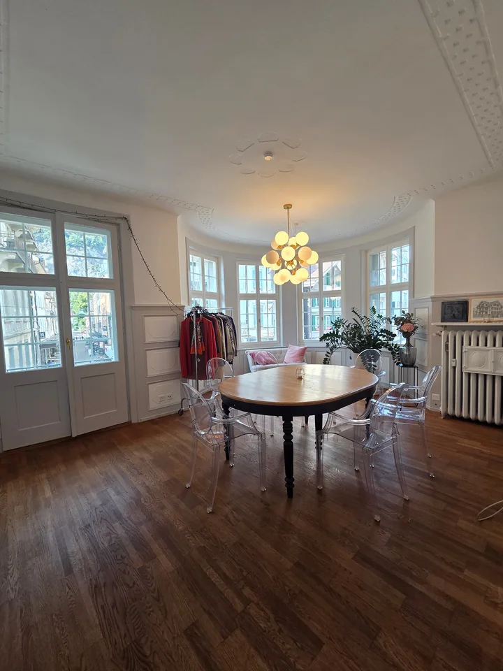 Stilvolle 5-Zimmerwohnung mit Altbaucharme im Herzen von Interlaken