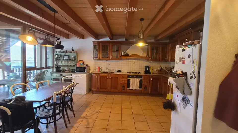 Charmant 3.5 pièces de 120 m² à Éclagnens grand balcon calme