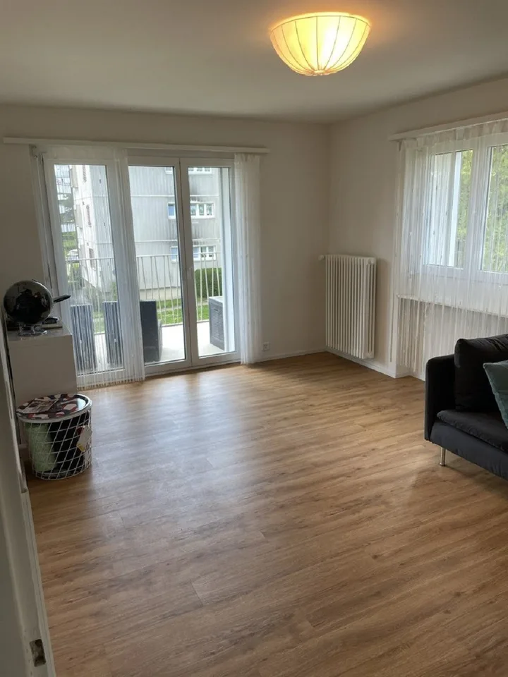 Gemütliche 2.5-Zimmer-Wohnung mit Balkon in Regensdorf  sofort verfügbar!
