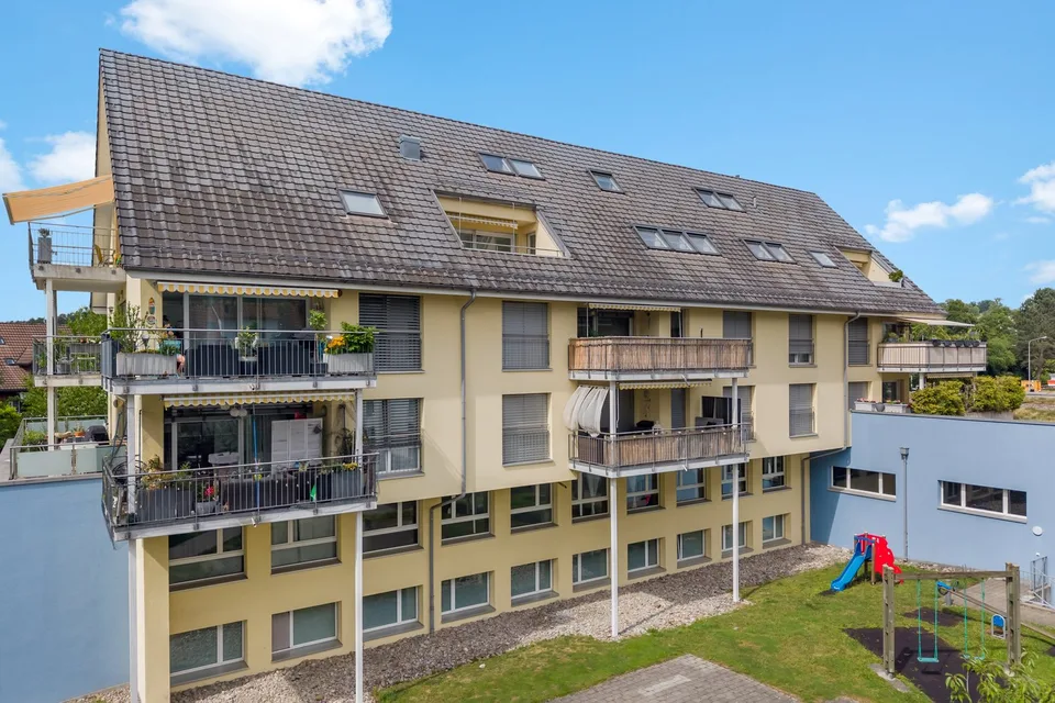 Wohnen auf zwei Ebenen mit Galerie und eigener Loggia