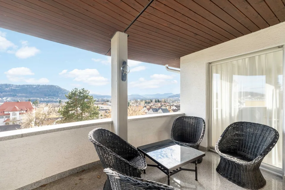 Privileged location with fantastic views and plenty of privacy