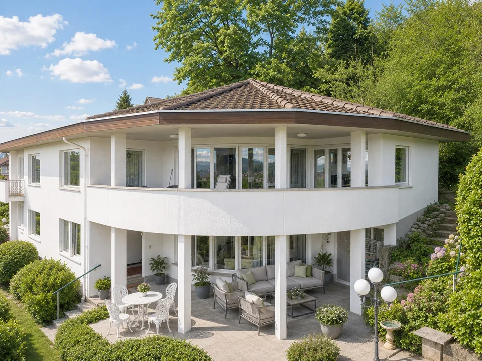 Privileged location with fantastic views and plenty of privacy