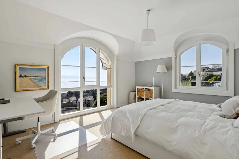 Exklusivität in Lutry: Herrschaftsvilla mit 420 m2 und panormamischer Seesicht