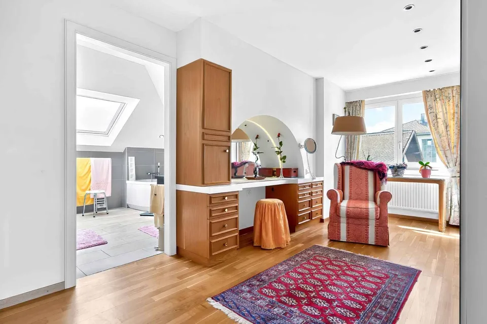 Top floor - 6 rooms with private elevator and large terrace