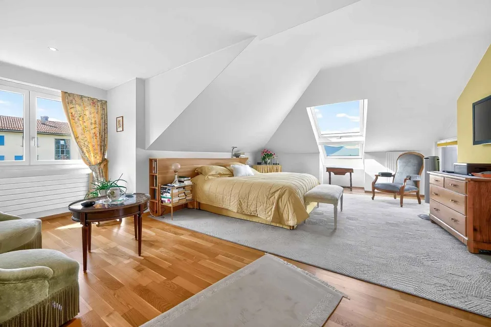 Top floor - 6 rooms with private elevator and large terrace