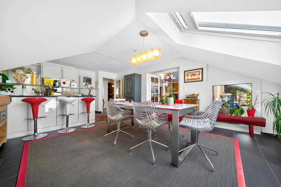 Top floor - 6 rooms with private elevator and large terrace